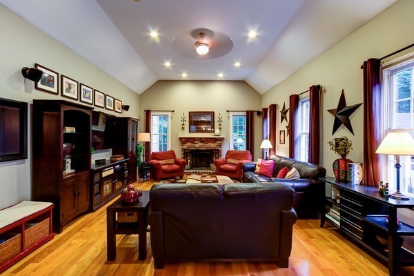 26 Spring Street Hopkinton, MA 01748 - Photo 8 of 30