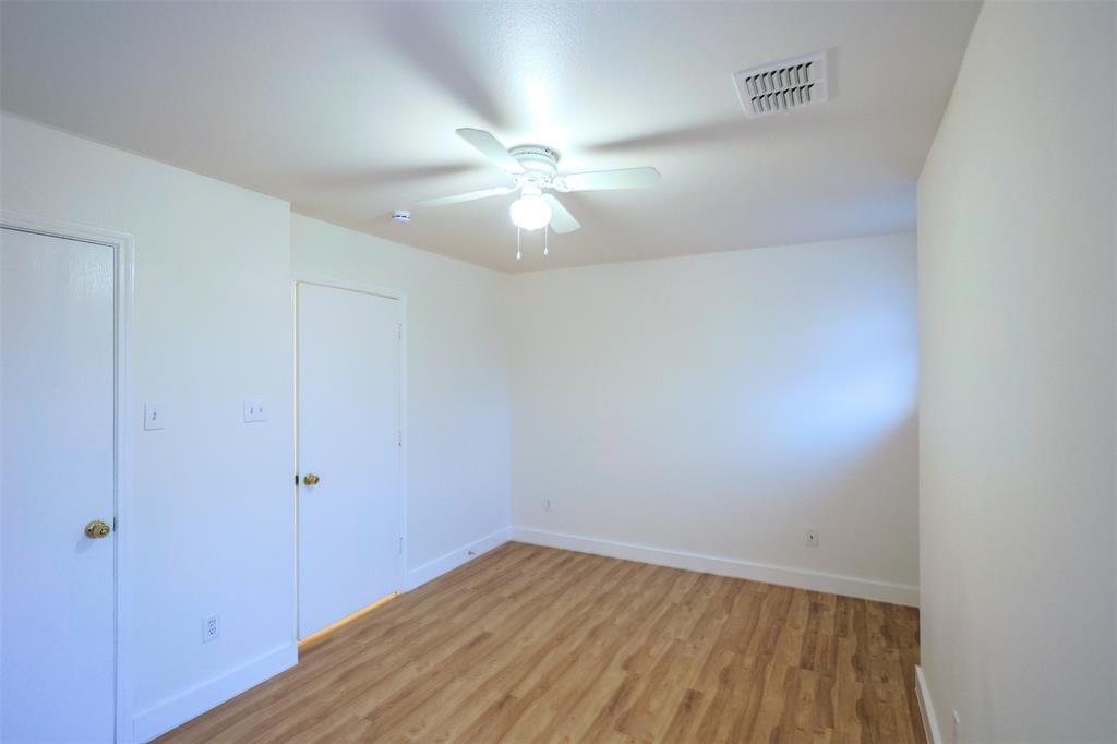 1208 Village Garden Azle, TX 76020 - Photo 13 of 22