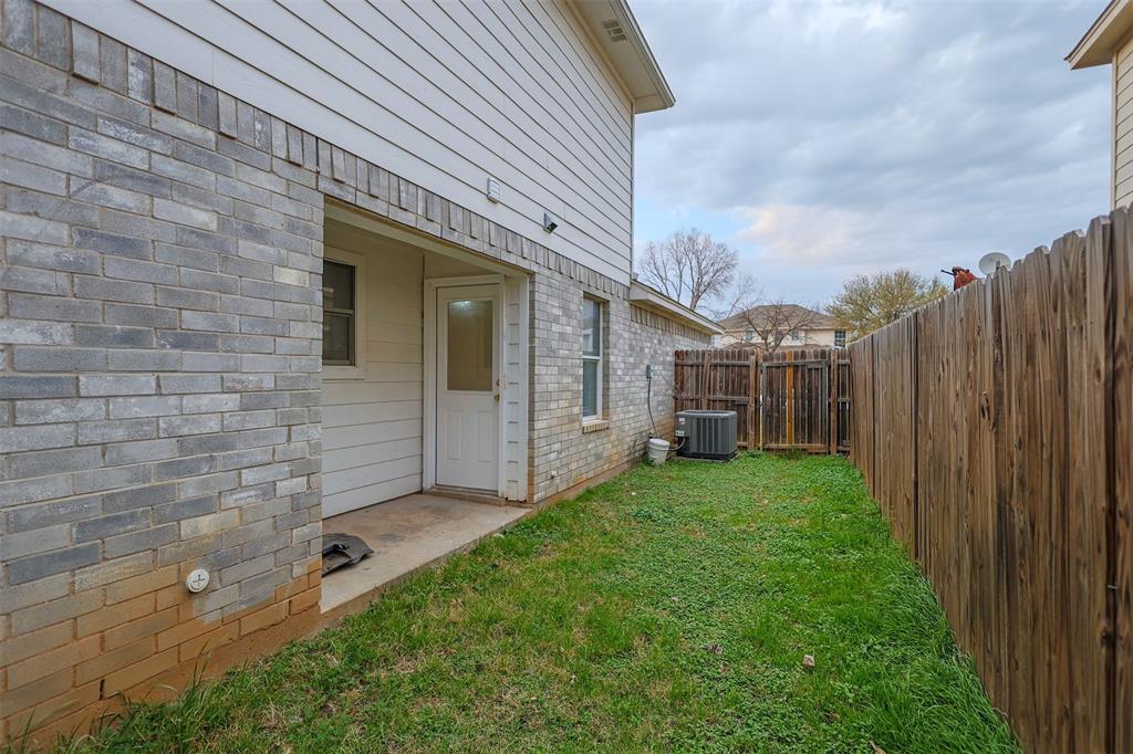 1208 Village Garden Azle, TX 76020 - Photo 19 of 22