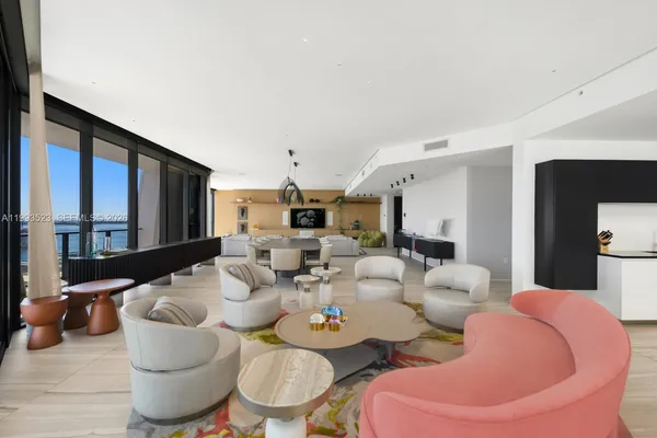 $6,800,000 | 1000 Biscayne Boulevard, Unit 2702, Miami, FL 33132