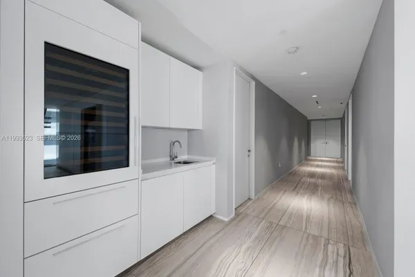 $6,800,000 | 1000 Biscayne Boulevard, Unit 2702, Miami, FL 33132