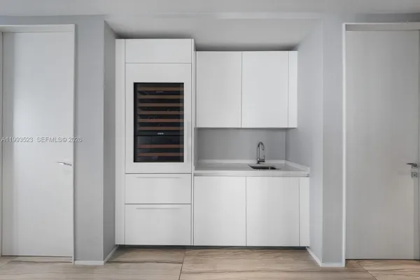 $6,800,000 | 1000 Biscayne Boulevard, Unit 2702, Miami, FL 33132