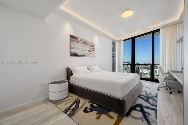 $6,800,000 | 1000 Biscayne Boulevard, Unit 2702, Miami, FL 33132