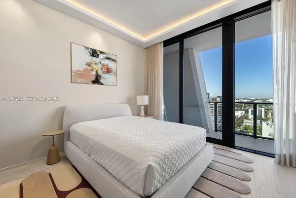 $6,800,000 | 1000 Biscayne Boulevard, Unit 2702, Miami, FL 33132