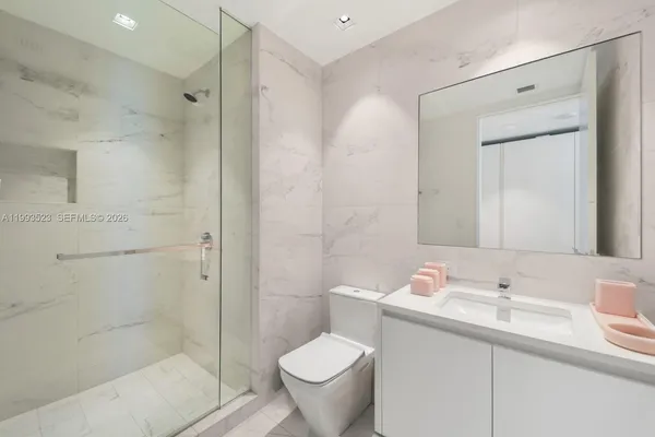 $6,800,000 | 1000 Biscayne Boulevard, Unit 2702, Miami, FL 33132