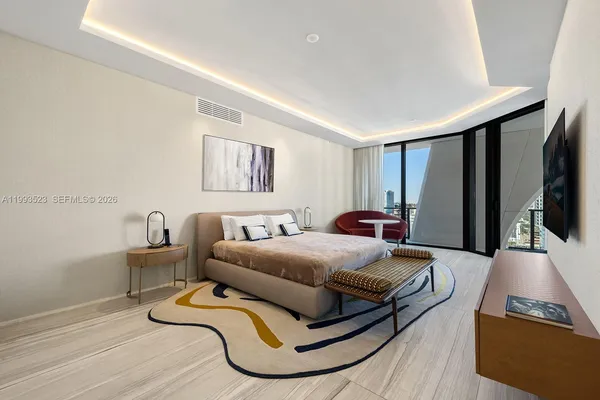 $6,800,000 | 1000 Biscayne Boulevard, Unit 2702, Miami, FL 33132