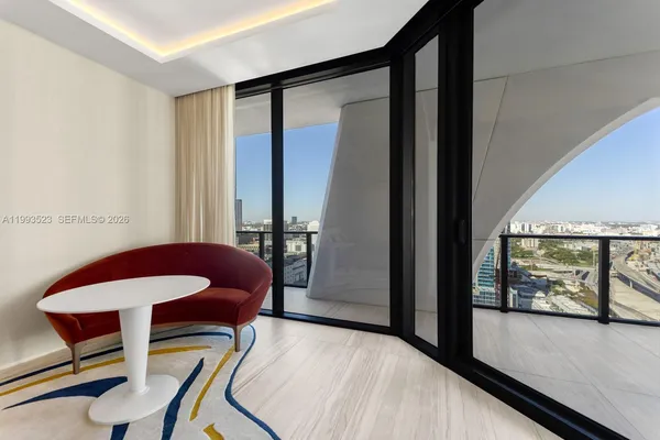 $6,800,000 | 1000 Biscayne Boulevard, Unit 2702, Miami, FL 33132