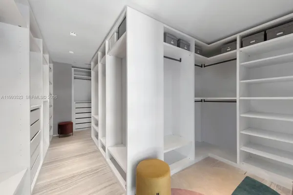 $6,800,000 | 1000 Biscayne Boulevard, Unit 2702, Miami, FL 33132