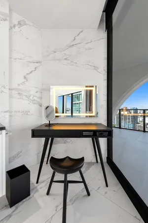 $6,800,000 | 1000 Biscayne Boulevard, Unit 2702, Miami, FL 33132