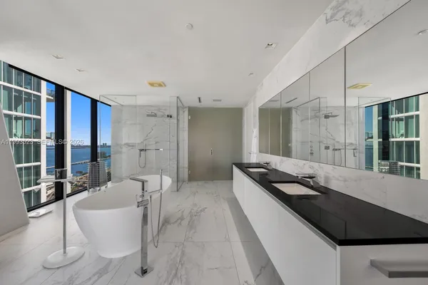 $6,800,000 | 1000 Biscayne Boulevard, Unit 2702, Miami, FL 33132