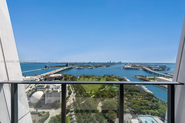 $6,800,000 | 1000 Biscayne Boulevard, Unit 2702, Miami, FL 33132