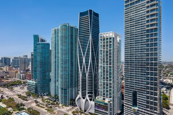 $6,800,000 | 1000 Biscayne Boulevard, Unit 2702, Miami, FL 33132