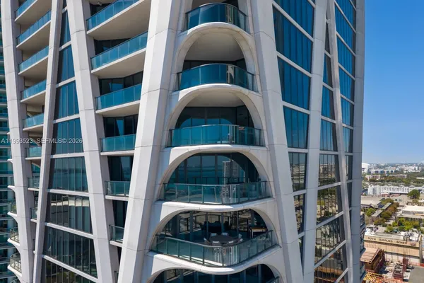 $6,800,000 | 1000 Biscayne Boulevard, Unit 2702, Miami, FL 33132