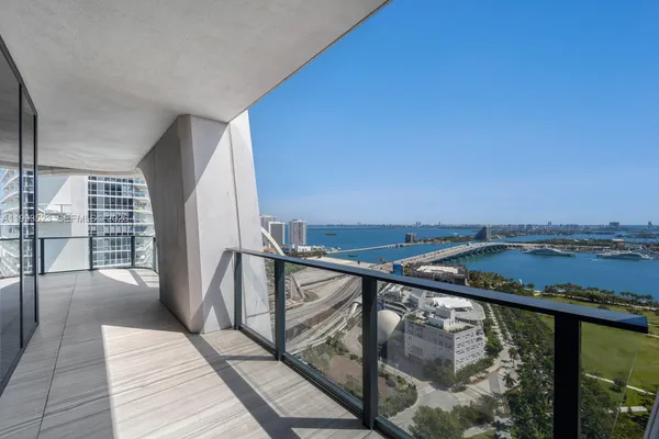 $6,800,000 | 1000 Biscayne Boulevard, Unit 2702, Miami, FL 33132