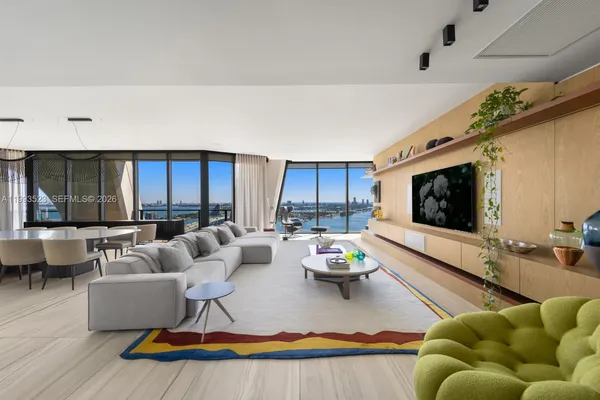 $6,800,000 | 1000 Biscayne Boulevard, Unit 2702, Miami, FL 33132