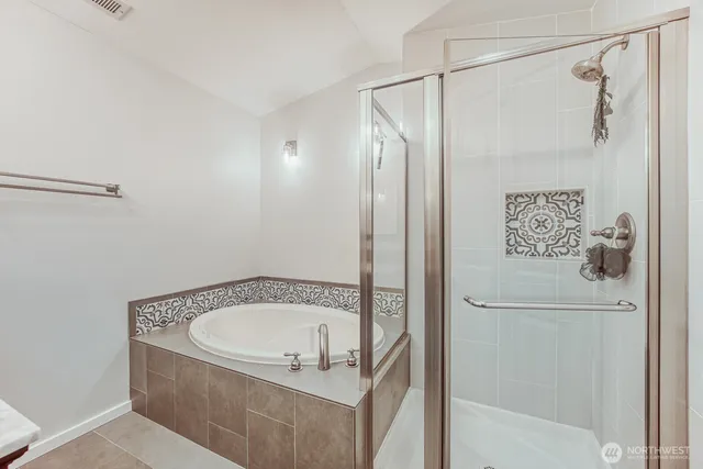 $3,990 | 1816 10th Avenue Northeast, Issaquah, WA 98029