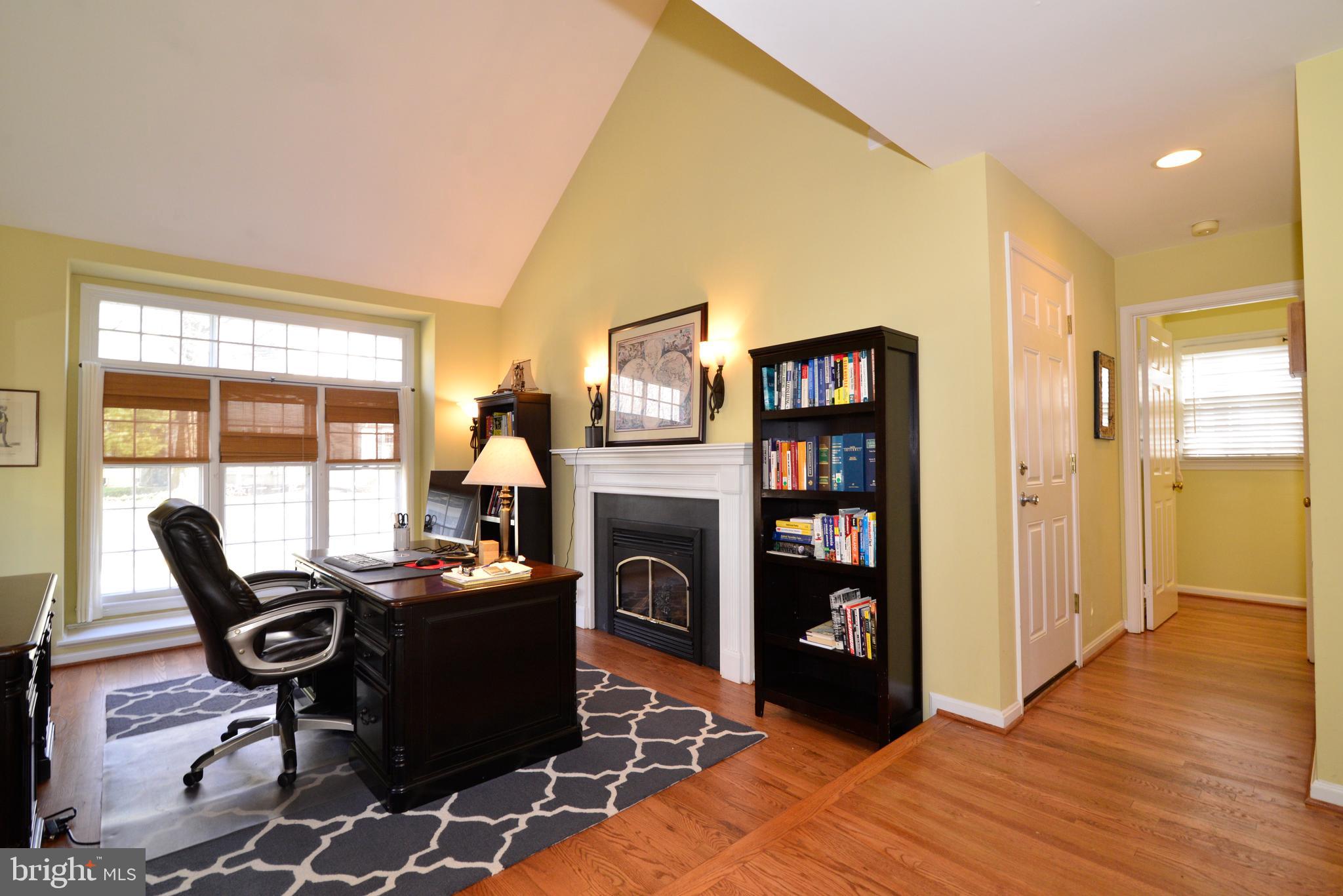 11627 Springhouse Place Reston, VA 20194 - Photo 14 of 57