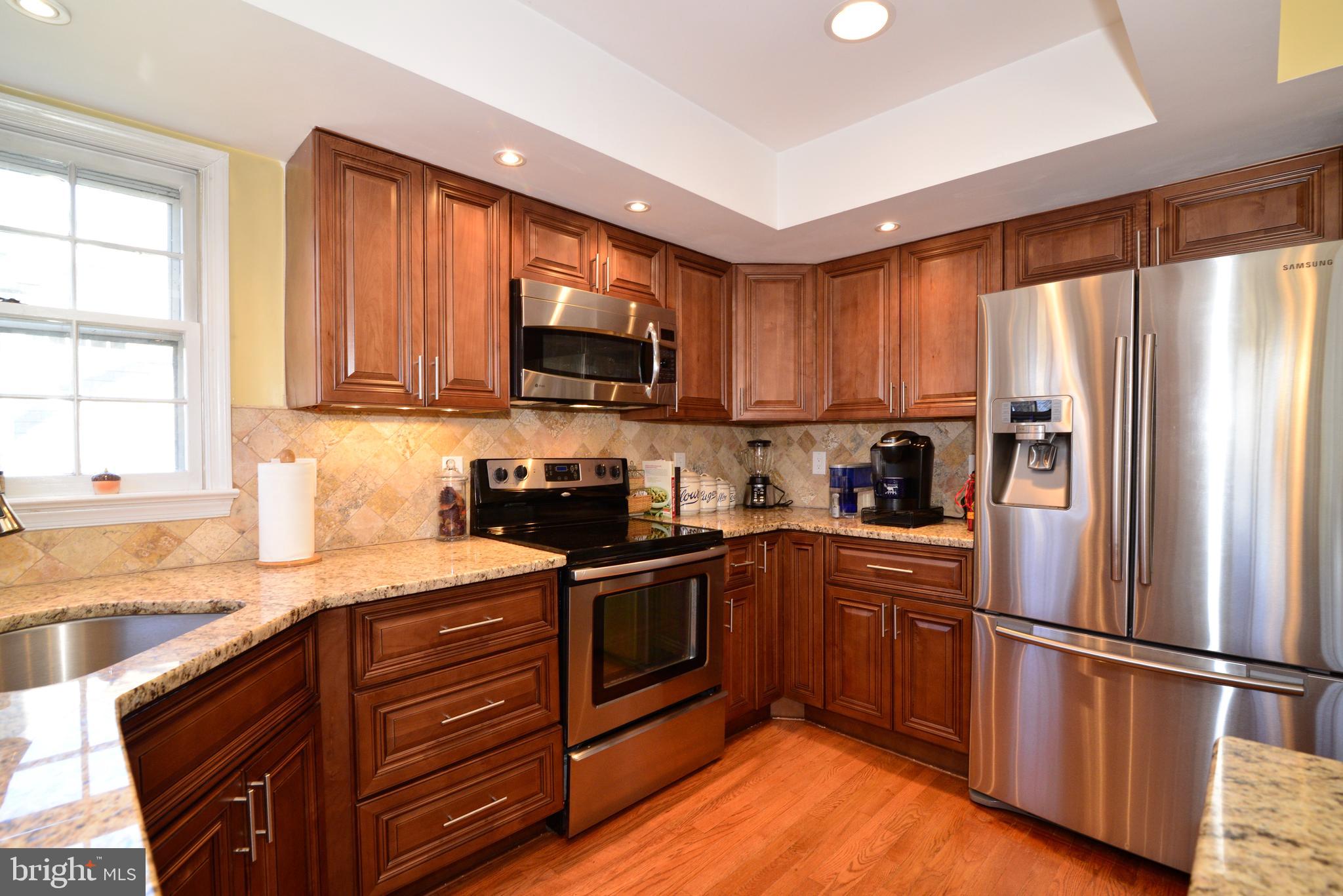 11627 Springhouse Place Reston, VA 20194 - Photo 6 of 57