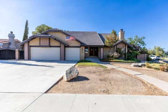 916 West Vicki Avenue Ridgecrest, CA 93555 - Photo 1 of 48 Gallery Image 1