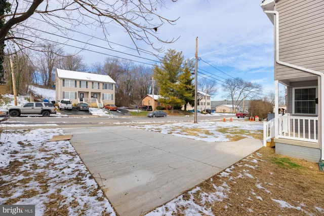 $2,000 | 438 Hill Street, Front Royal, VA 22630