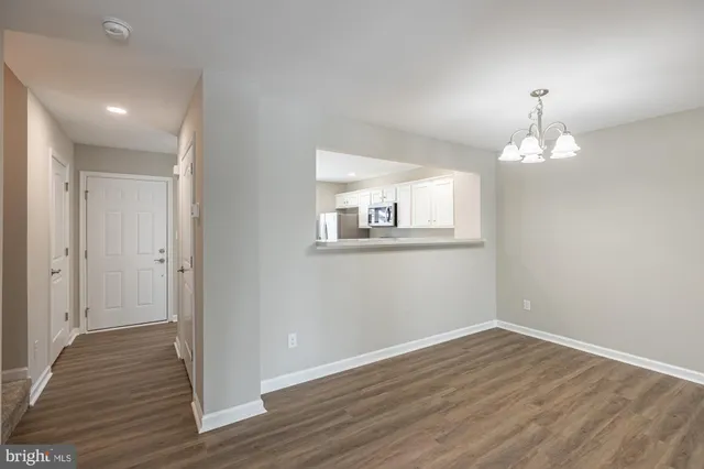 $2,000 | 438 Hill Street, Front Royal, VA 22630