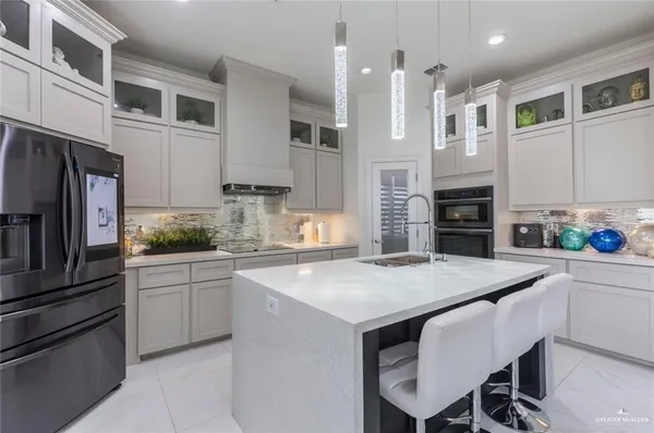 $2,350 | 407 West Carmel Avenue, Pharr, TX 78577