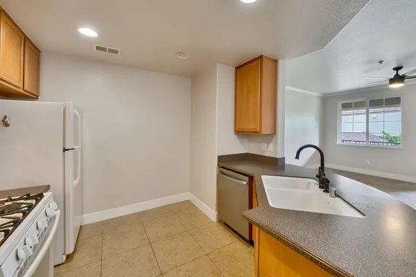 $320,000 | 6551 Hearthstone Circle, Unit 932, Rocklin, CA 95677