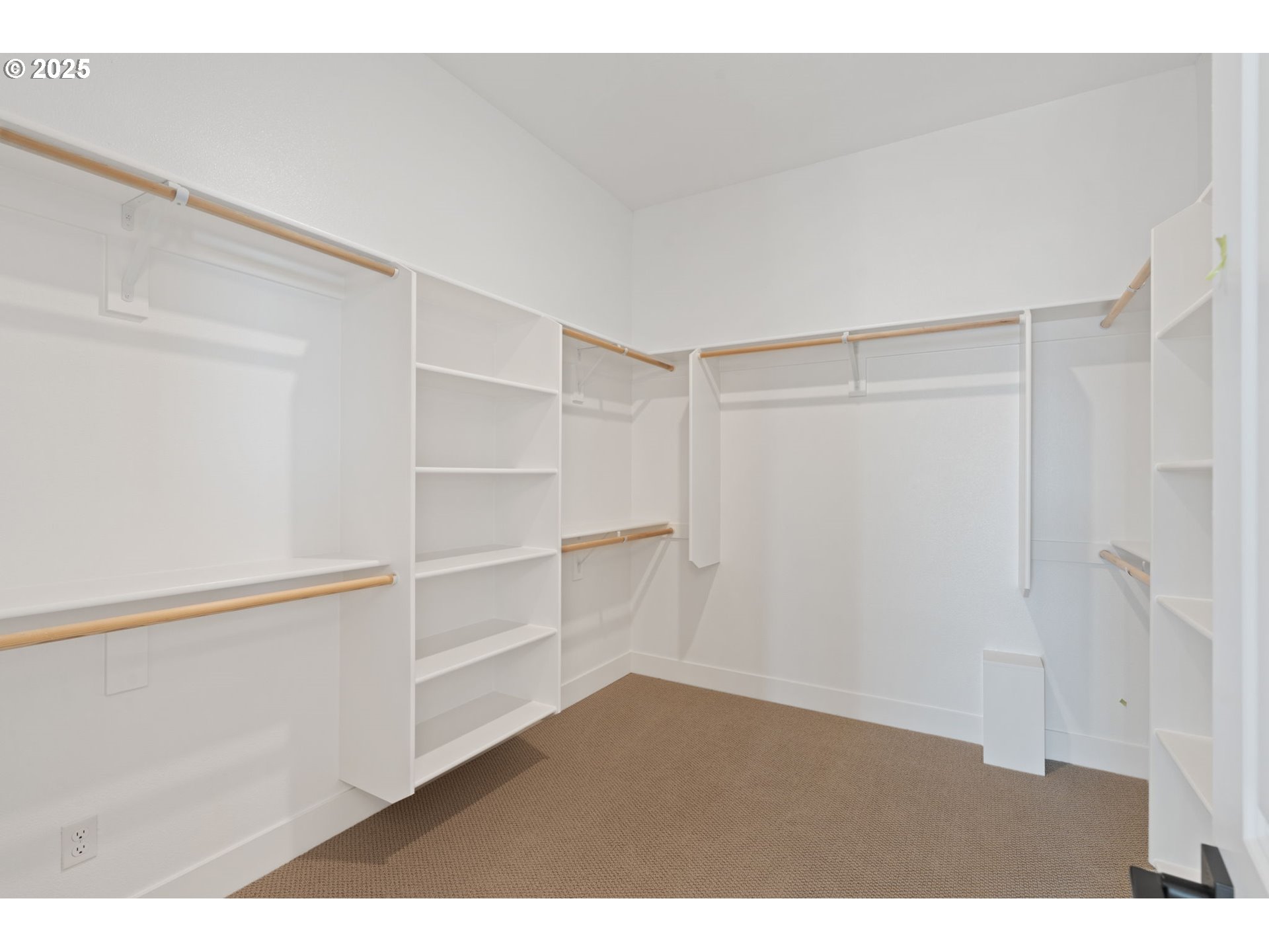 382 West Fir Loop Washougal, WA 98671 - Photo 24 of 47 a room with closet