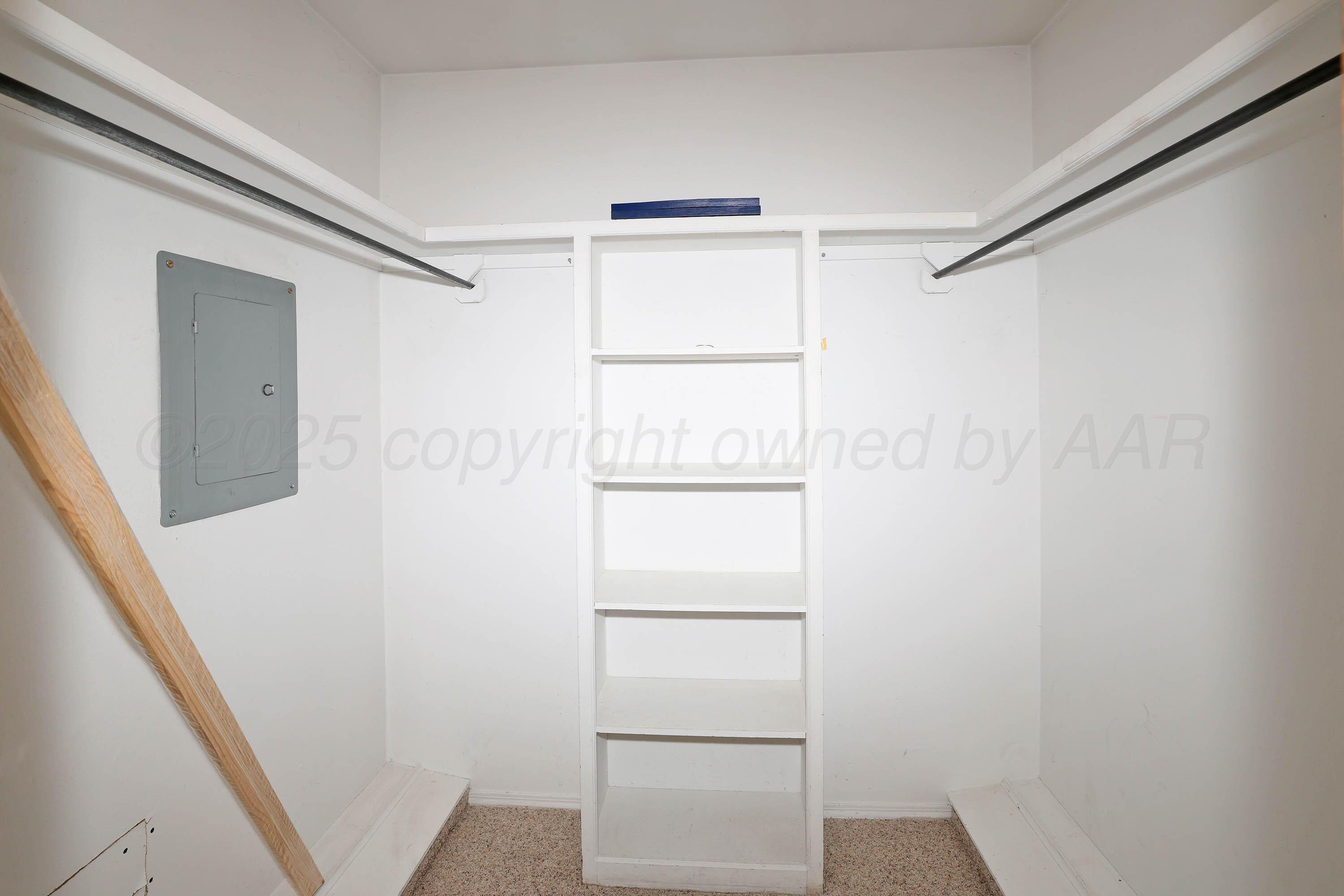 3519 Rutson Drive Amarillo, TX 79109 - Photo 17 of 33 17-Primary Closet