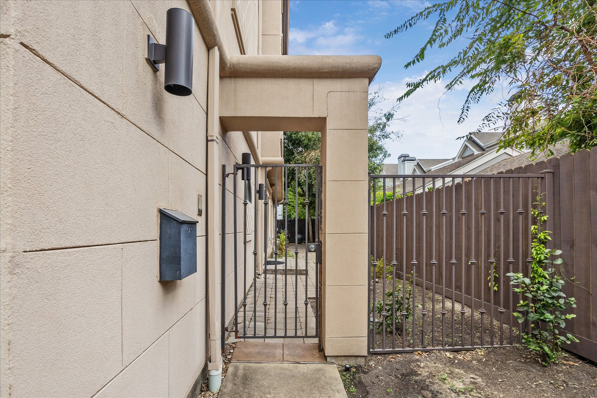 2817 Newman Street Houston, TX 77098 - Photo 2 of 36 a view of balcony