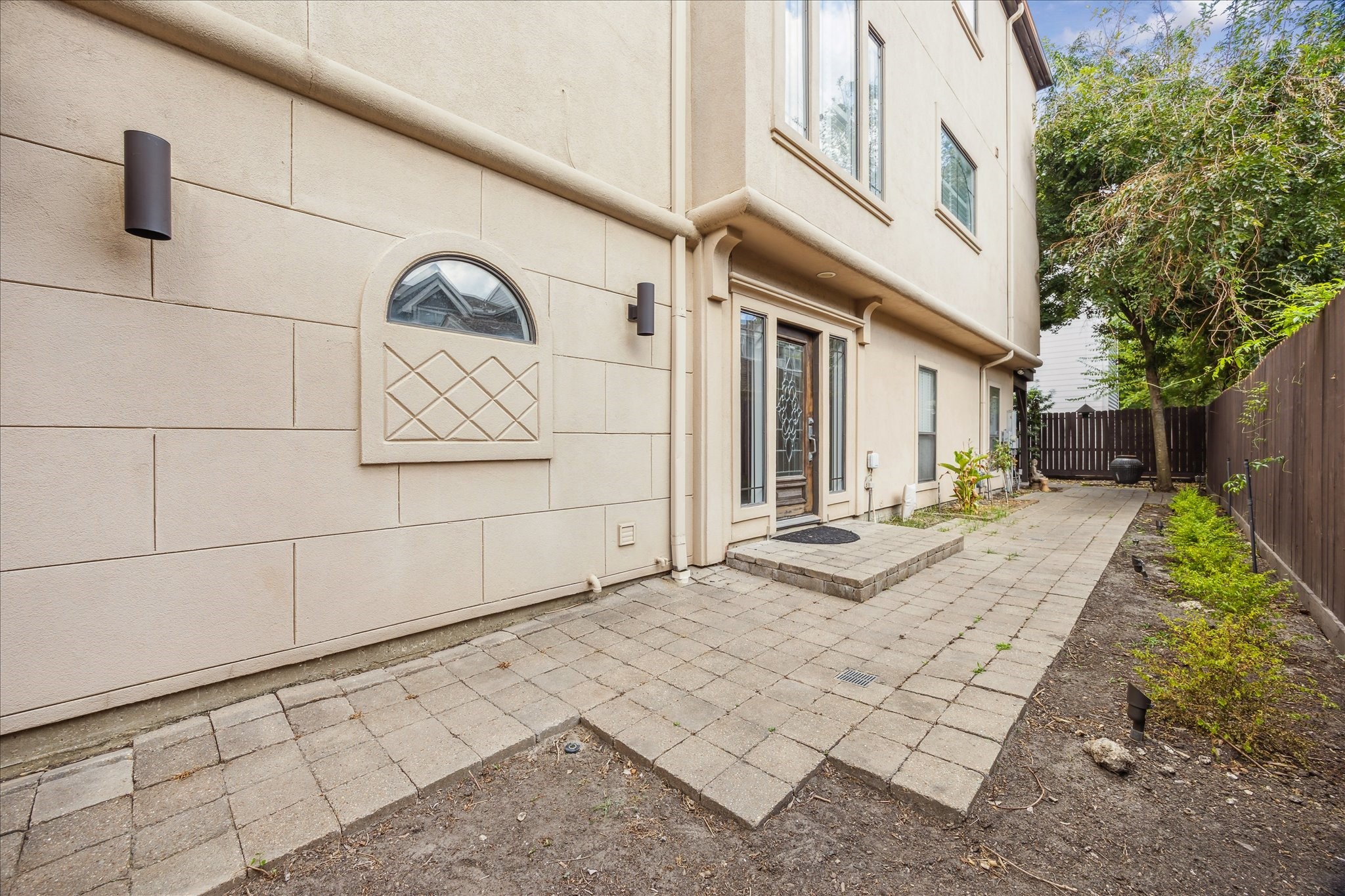 2817 Newman Street Houston, TX 77098 - Photo 3 of 36 a view of entrance gate of building