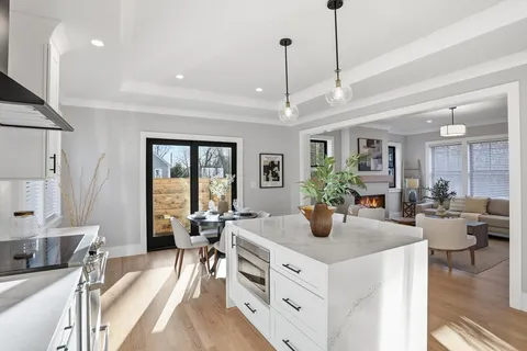 $1,195,000 | 10 Webber Avenue, Unit 102, Bedford, MA 01730