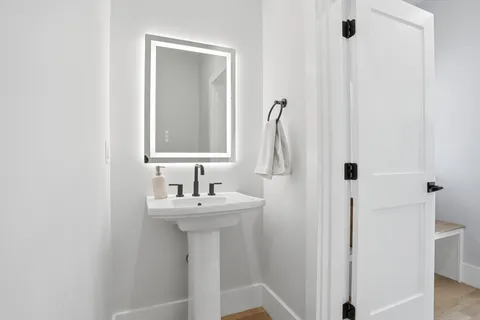 $1,195,000 | 10 Webber Avenue, Unit 102, Bedford, MA 01730