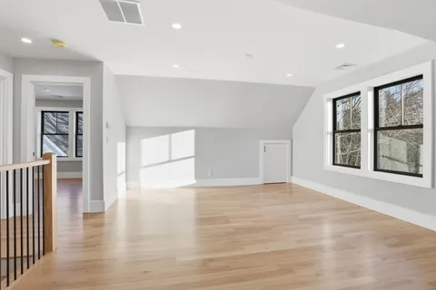 $1,195,000 | 10 Webber Avenue, Unit 102, Bedford, MA 01730