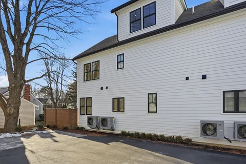 $1,195,000 | 10 Webber Avenue, Unit 102, Bedford, MA 01730