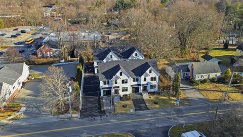 $1,195,000 | 10 Webber Avenue, Unit 102, Bedford, MA 01730