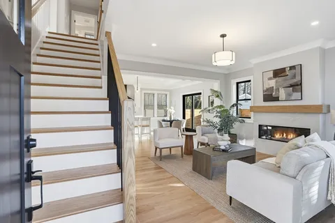 $1,195,000 | 10 Webber Avenue, Unit 102, Bedford, MA 01730