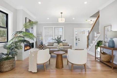 $1,195,000 | 10 Webber Avenue, Unit 102, Bedford, MA 01730