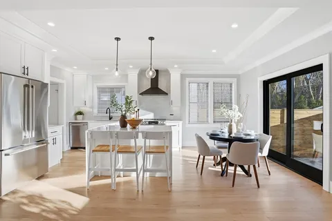 $1,195,000 | 10 Webber Avenue, Unit 102, Bedford, MA 01730