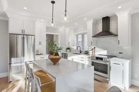 $1,195,000 | 10 Webber Avenue, Unit 102, Bedford, MA 01730