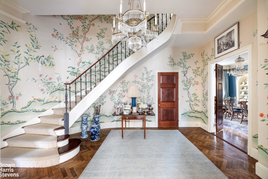 765 Park Avenue, Unit 6/7C Manhattan, NY 10021 - Photo 8 of 21 a view of entryway and hall