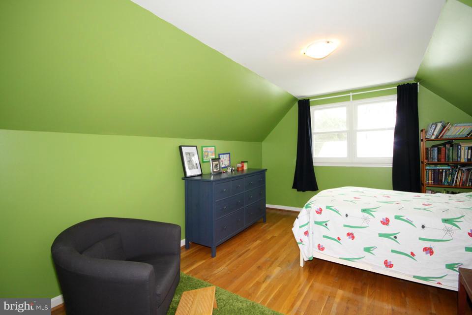6808 Rolling Road Springfield, VA 22152 - Photo 17 of 27 Bedroom