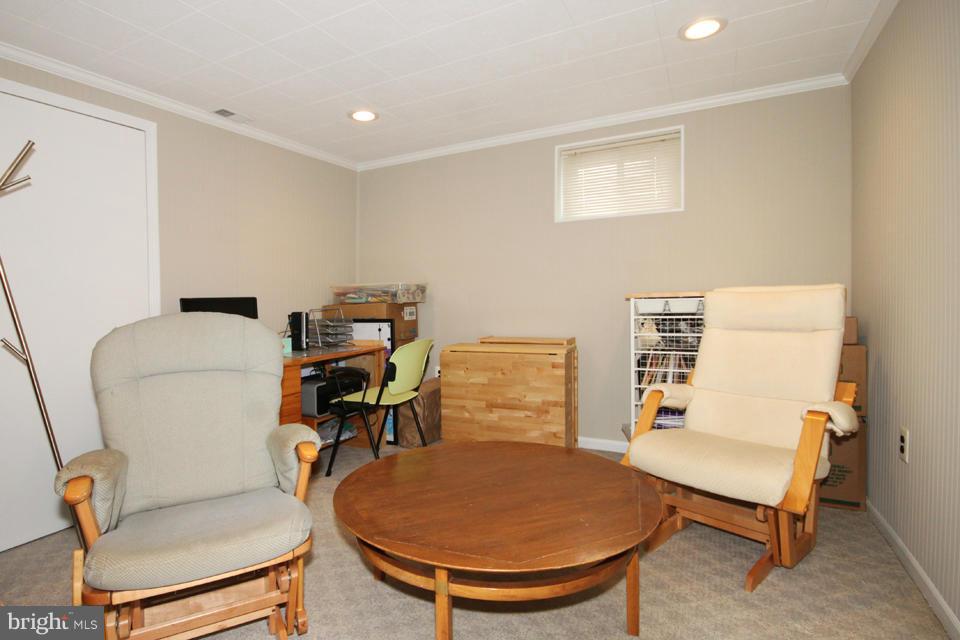6808 Rolling Road Springfield, VA 22152 - Photo 21 of 27 Interior (General)