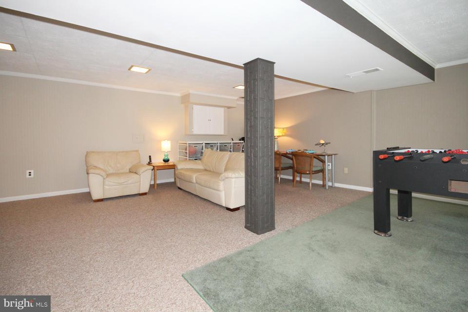 6808 Rolling Road Springfield, VA 22152 - Photo 23 of 27 Family Room
