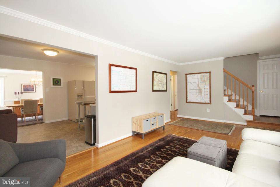 6808 Rolling Road Springfield, VA 22152 - Photo 5 of 27 Living Room