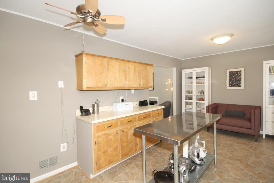 6808 Rolling Road Springfield, VA 22152 - Photo 8 of 27 Kitchen