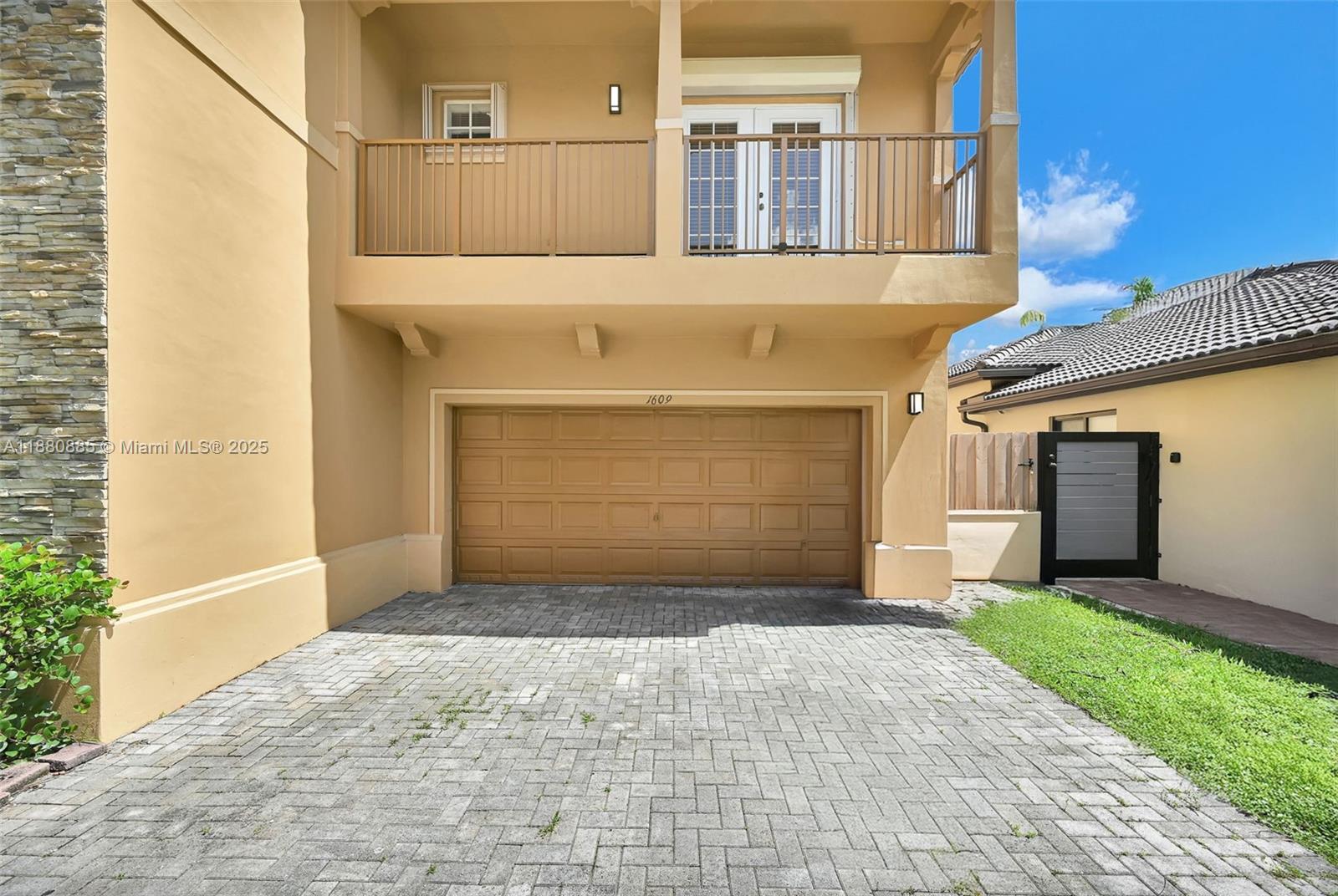 1609 Southwest 154th Path Miami, FL 33185 - Photo 5 of 70 Gallery Image 5