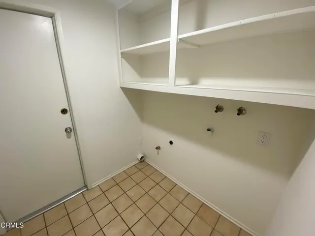 a view of utility room