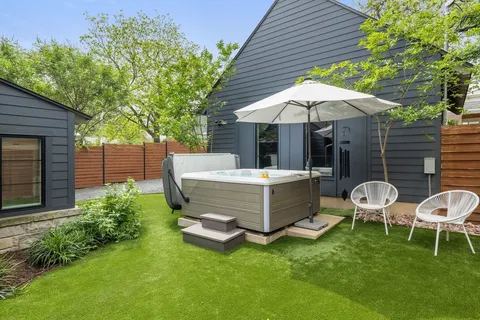$2,300,000 | 2116 Clifton Street, Austin, TX 78704
