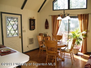 898 Deerfield Road Lake Ariel, PA 18436 - Photo 4 of 24 Gallery Image 4